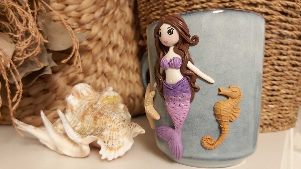 Cana handmade cadou pentru fetite cu figurina sirena din fimo
