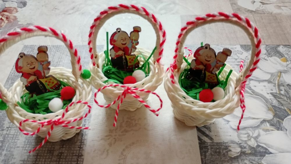 Ръчно изработени мартеници