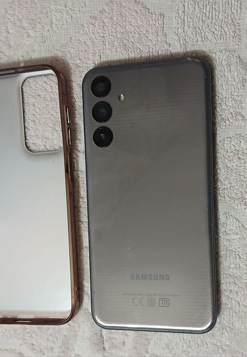 Смартфон самсунг 128г память