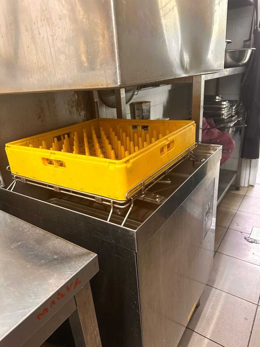 Продам посудомоечную машину