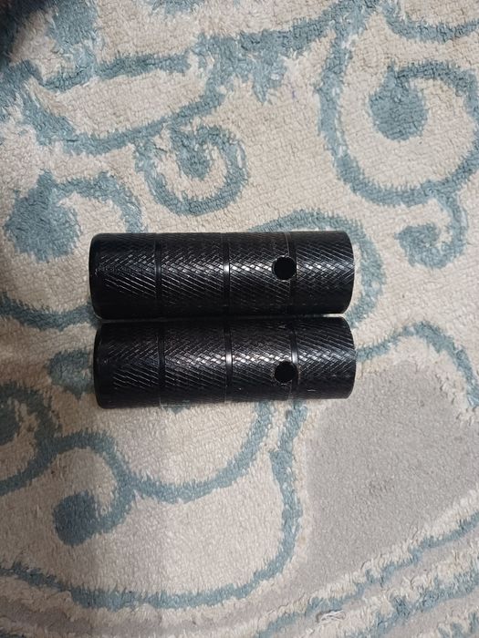 Продам эспандеры и 2 пеги для великов