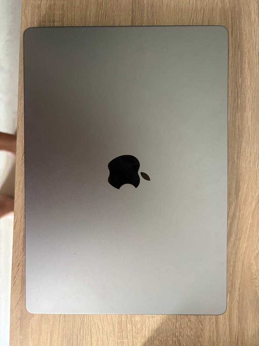 macbook pro 14 inch m2 512GB 16 RAM