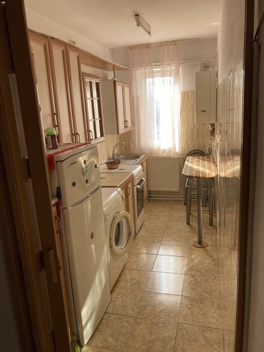 Inchiriez apartament 2 camere