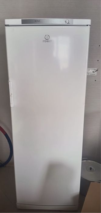 Холодильник LG frost, морозильник Indezit