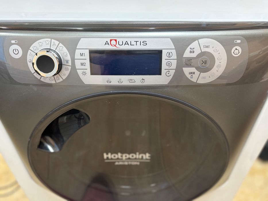 Продавам пералня със сушилня Hotpoint-Ariston, 1600 об./мин., 7/9 кг
