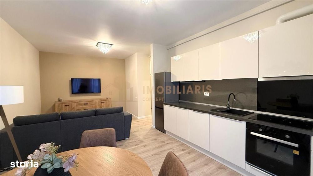 Apartament 2 camere cu curte proprie- Centrul Vechi, prima inchiriere