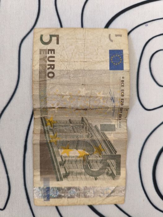 5 EUR (евро) наличными