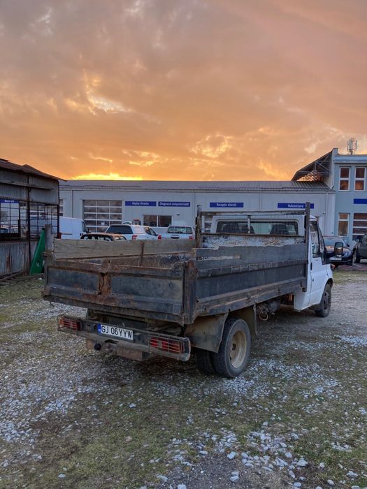 Vand sau schimb Ford Basculabil toate actele valabile,itp valabil