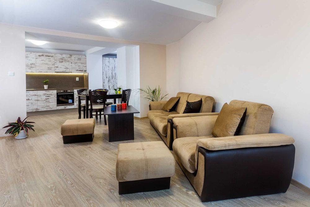 Дава се под наем Етаж от къща в Пловдив, Център - 180 кв.м за 918 € - Снимка #22