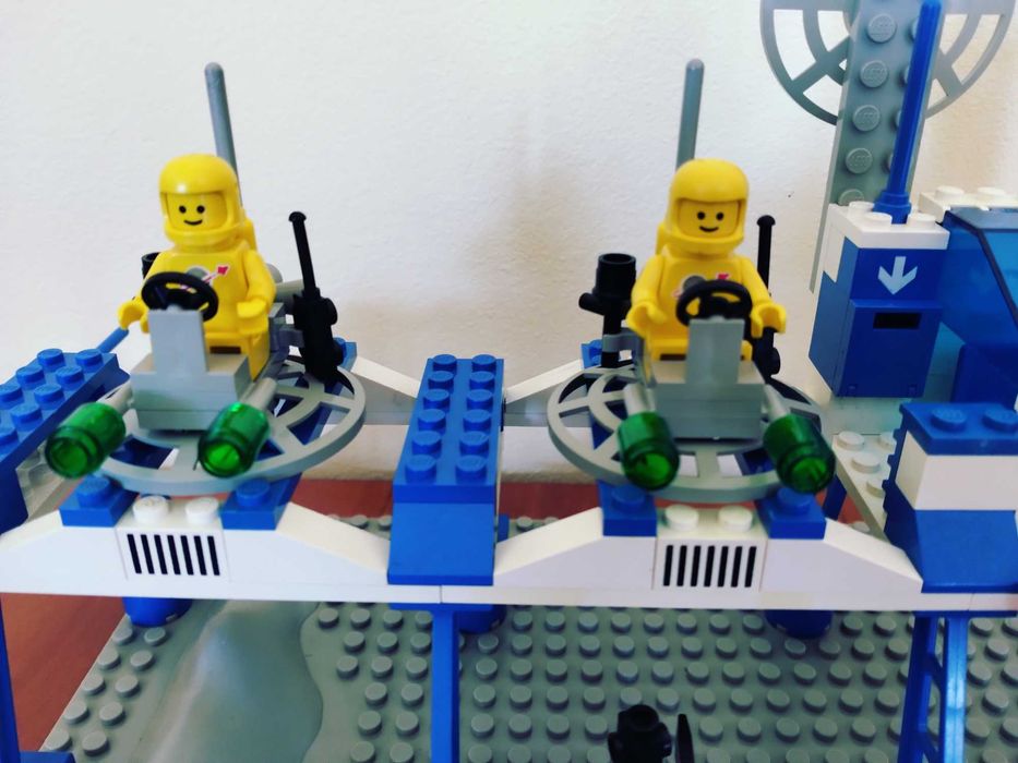 Lego Classic Space 6930 Space Supply Station