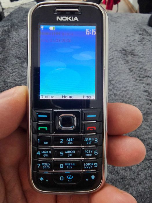 Продавам Nokia 6233