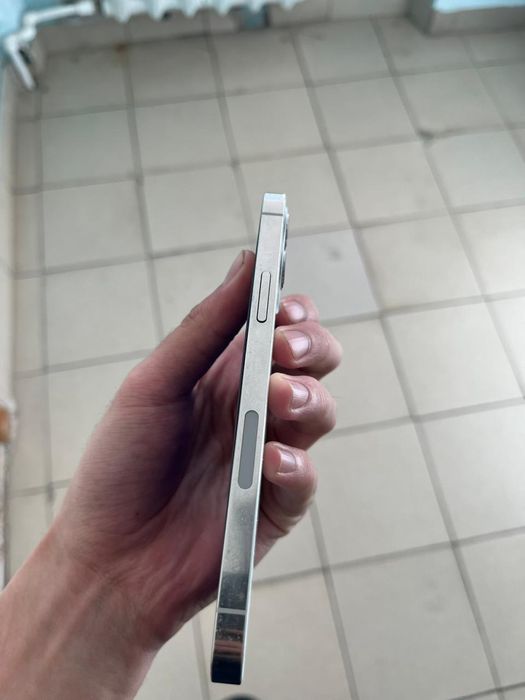 Продам Iphone 12 Pro