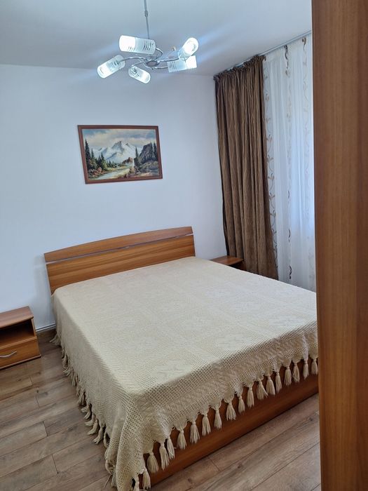 Apartament 2 camere de închiriat.