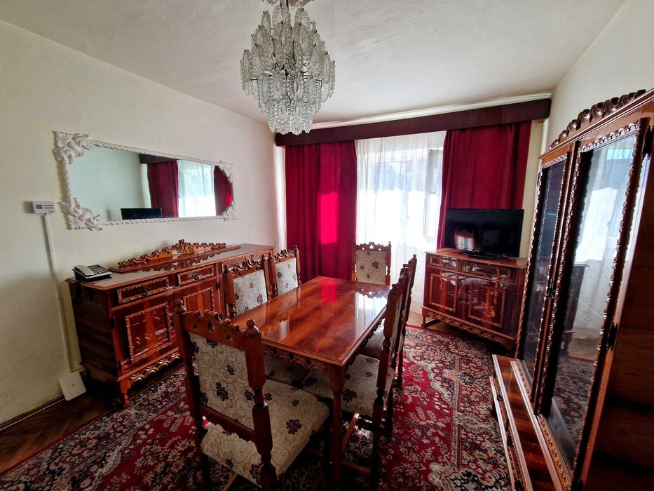 Apartament de 3 camere zona Lama etaj 3 cu lift