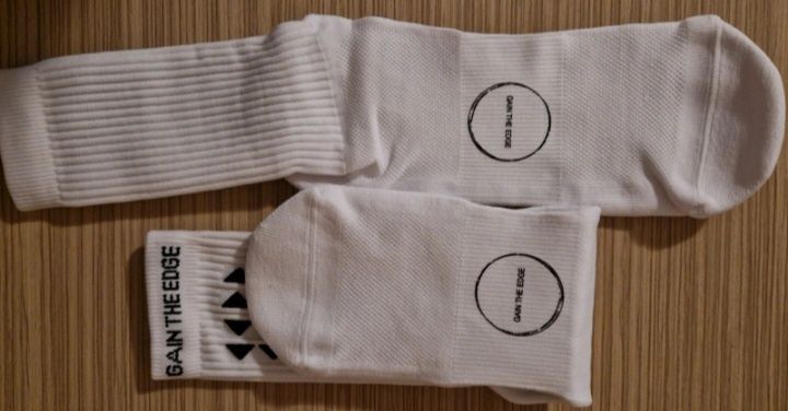 Șosete Gain the Edge Grip 3.0 albe pentru fotbal la jumătatea ga