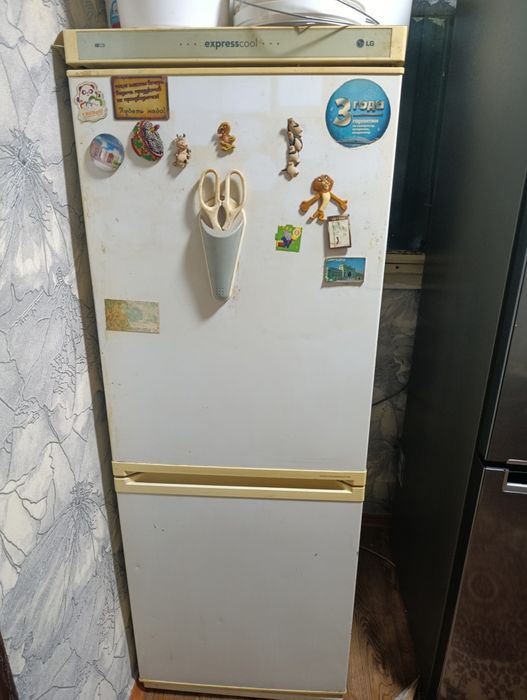 Продам холодильник LG