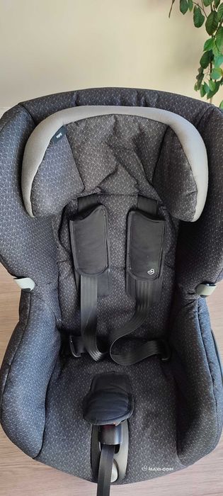 Детско столче Maxi-Cosi Axiss въртящо, накланящо  9м-4г 9-18кг