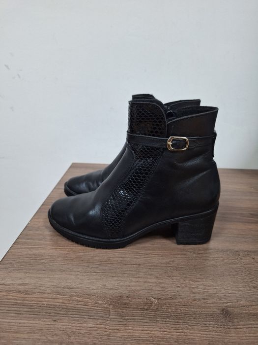 Дамски боти от естествена кожа