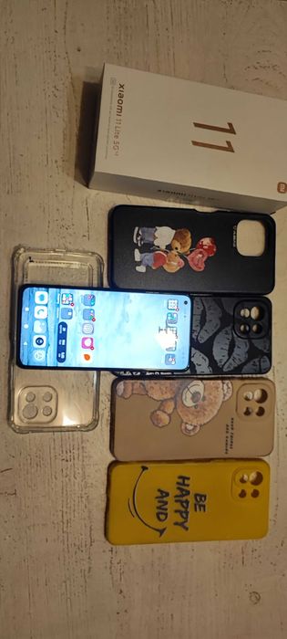 Продавам Xiaomi 11 lite 5G NE,dual sim,RAM 8GB+8GB,ROM 128GB-без забележки!