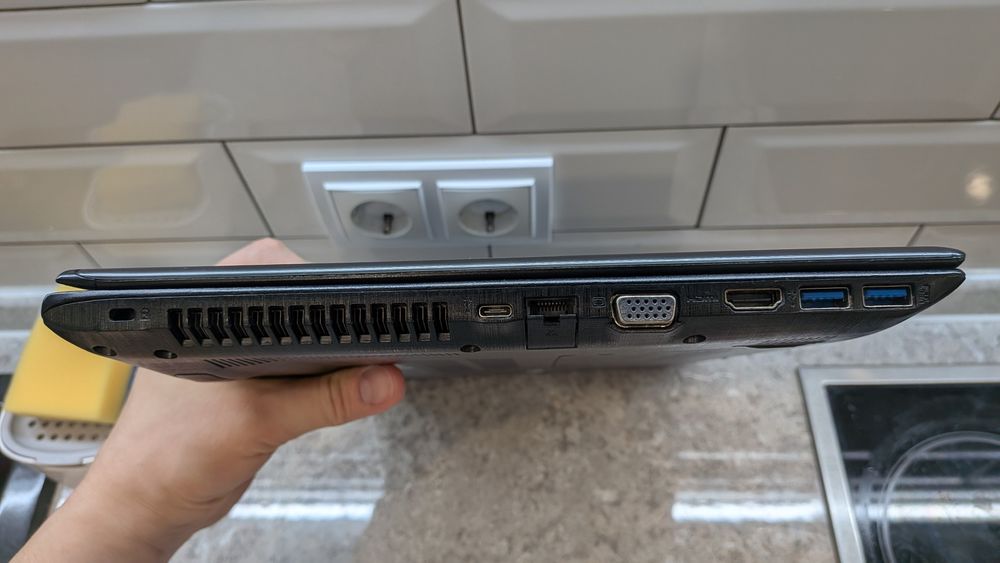 Ноутбук Acer Aspire E 15 E5-576