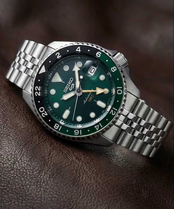 Чисто нови Часовници Rolex , Invicta , Seiko 5