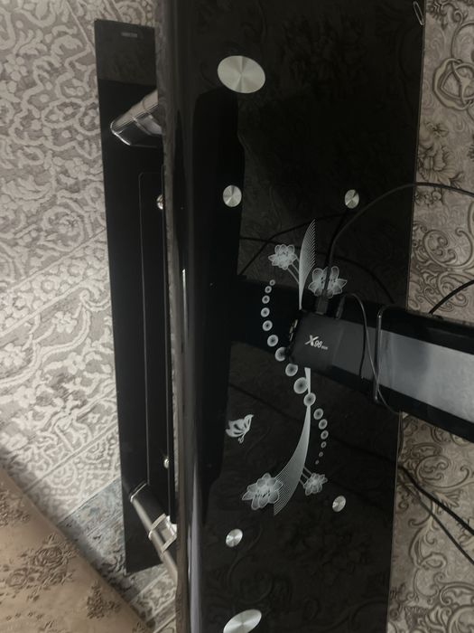 Телевизор с тумбой