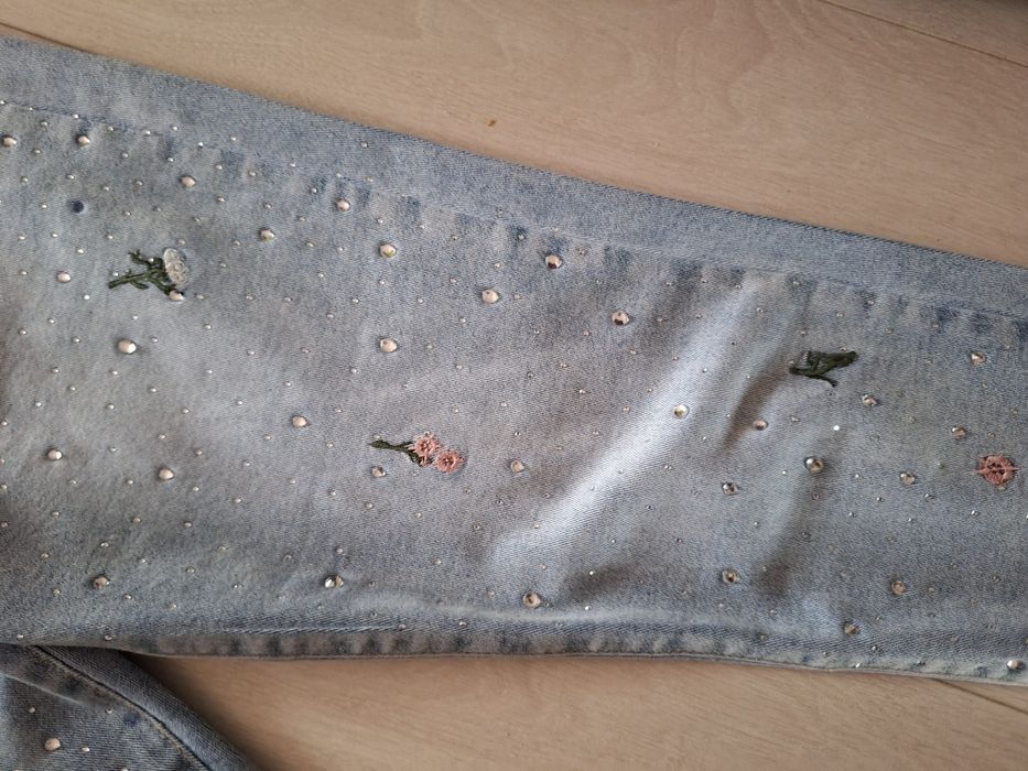 Дамски дънки с камъчета