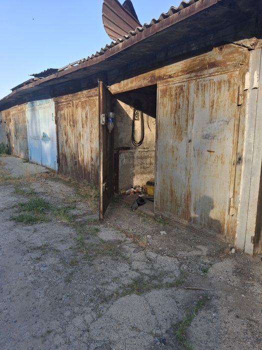 Гараж 11 мкр срочно