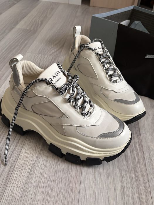 Продам кроссовки PRADA