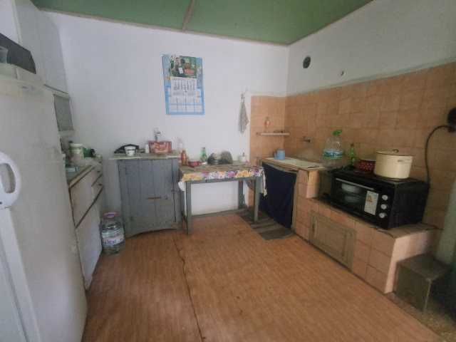 Две съседни къщи, село Светлен