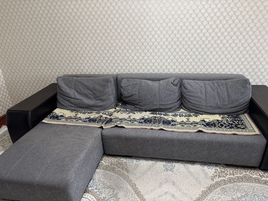 Продам угловой диван б/у