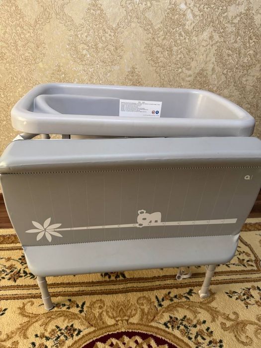 Пеленальный столик 2 в 1 с ванночкой Premaman, в хорошем состоянии