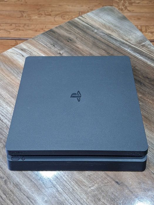 Playstation 4.       .