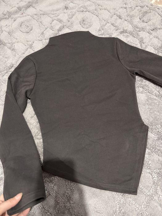 Киімдер сатылады