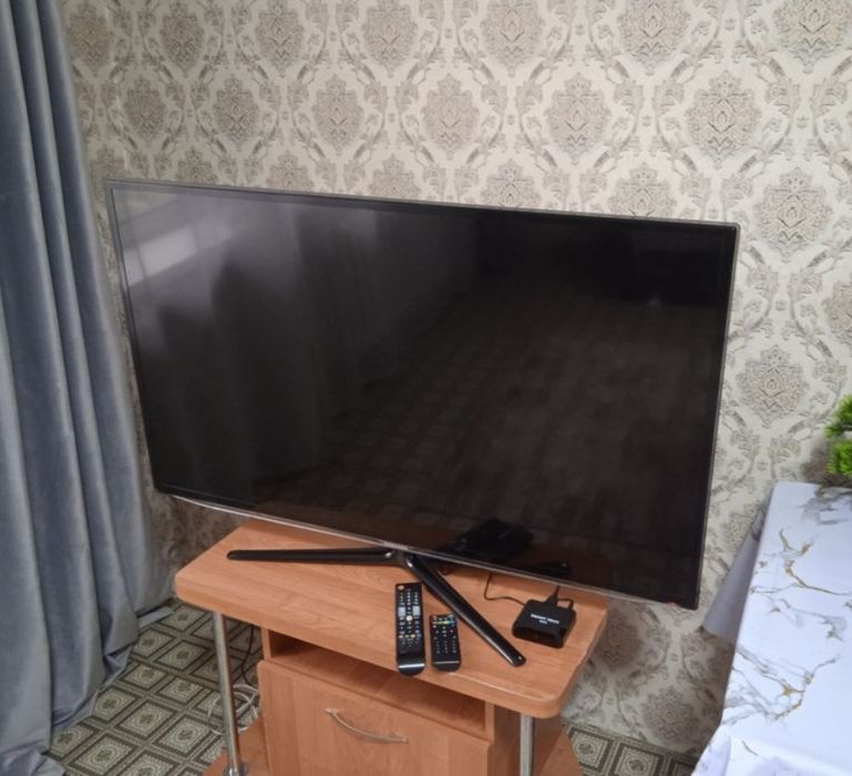 Продам телевизор Самсунг на запчасти