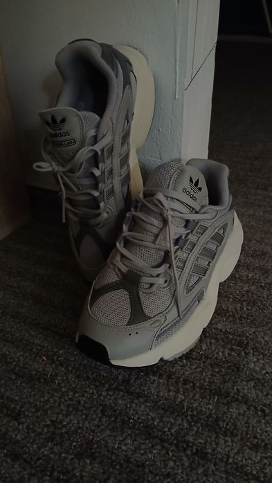 Кроссовки Adidas