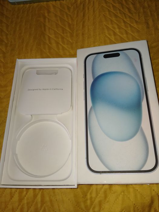 Продам iPhone 15 128