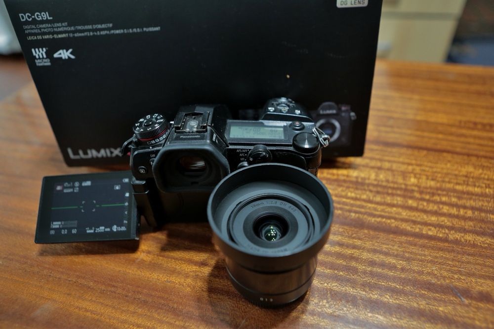 Panasonic Lumix DC-G9L G9 cu obiectiv  19mm 2.8 schimb cu laptop
