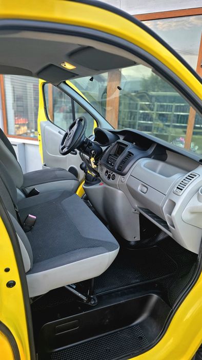 Opel vivaro renault trafic lung 2011