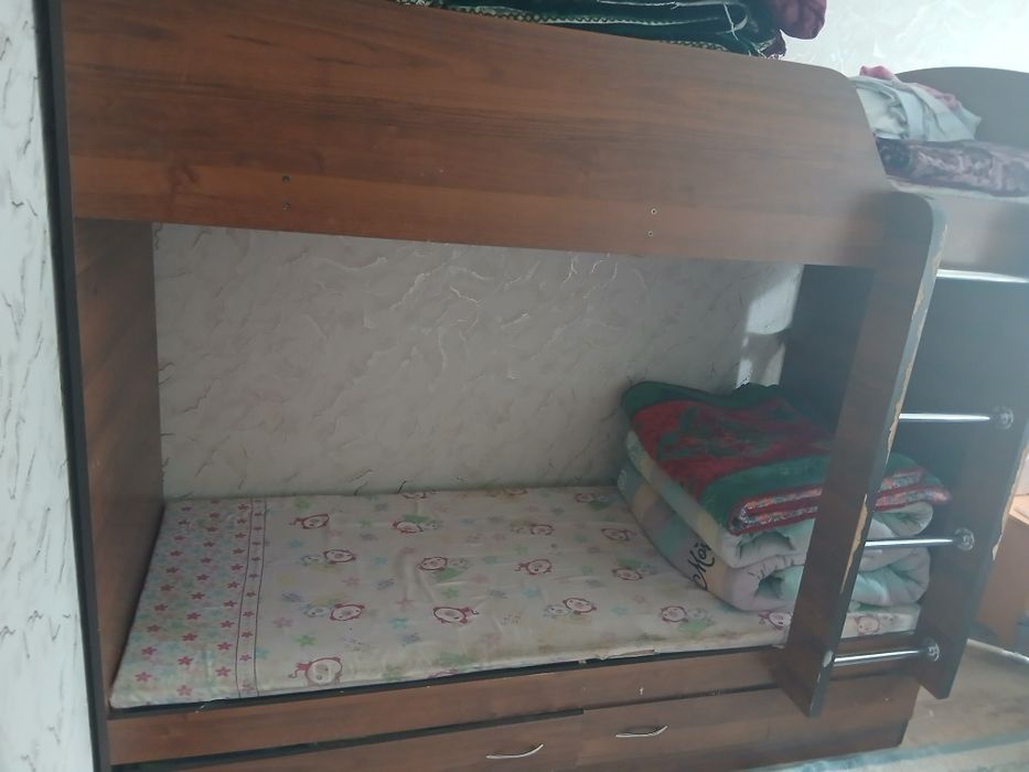 Двухъярусная кровать