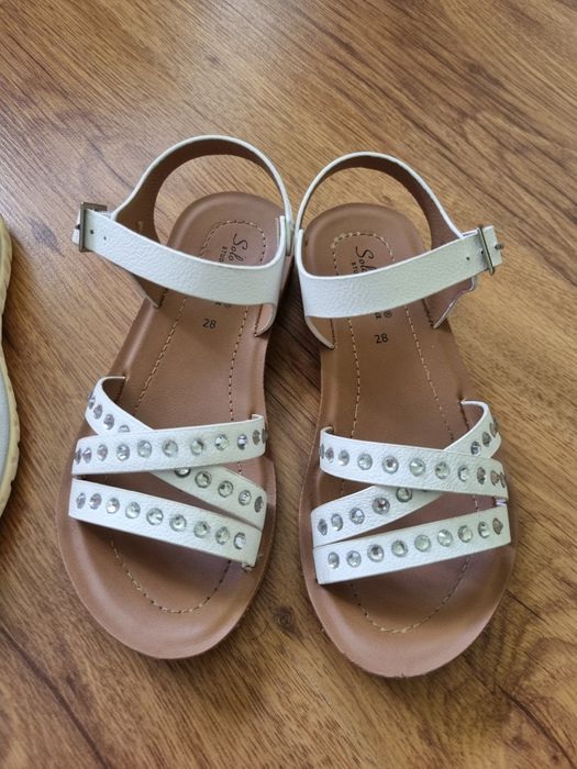 Incaltaminte marimea 28