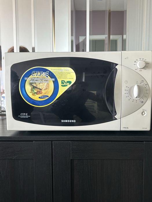 Продам микроволновку. Большой обьем.