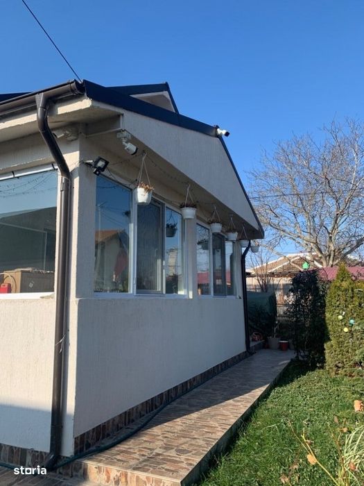 Valul Traian- Casă P+M,5cam 2bai 400 mp gaz preț.160.000 euro