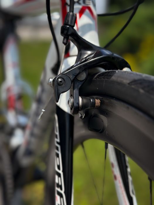 Продавам Axevo Ro Carbon Carbon- шосеен велосипед