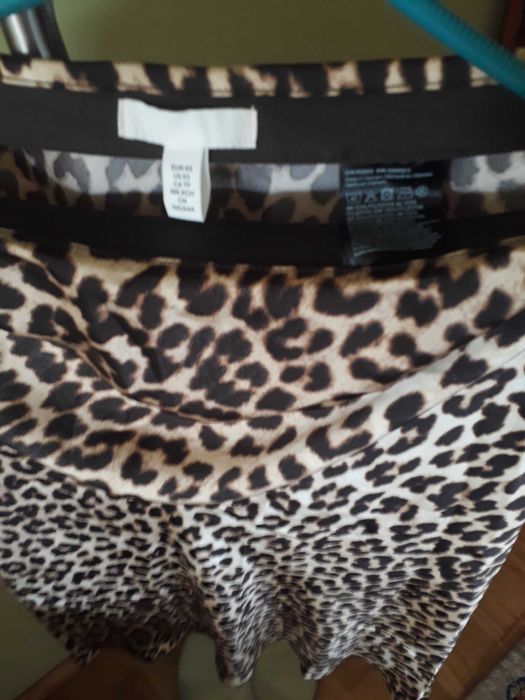 Fusta animal print 36/38 Noua material satinat
