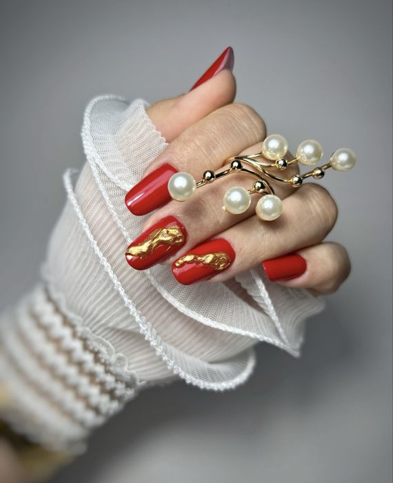 Ofer servichii de manichiura , pedichiura