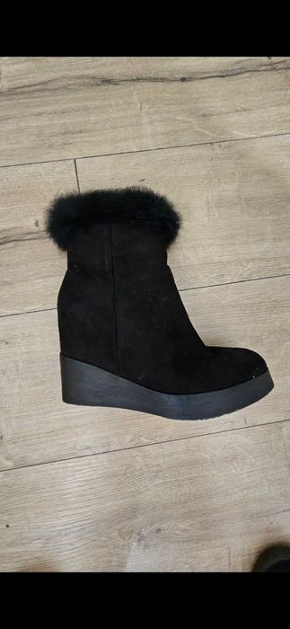 Боти от велур на платформа