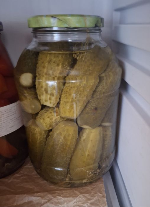 Соленья,огурцы, помидоры, салаты