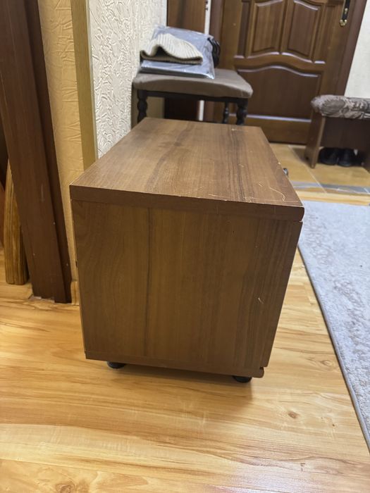 Обувной шкаф.    .     .                Л.       Л.