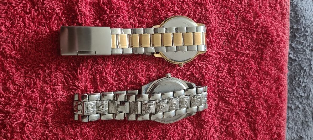 Ceasuri cuartz pe baterie , în stare foarte bună de funcționare